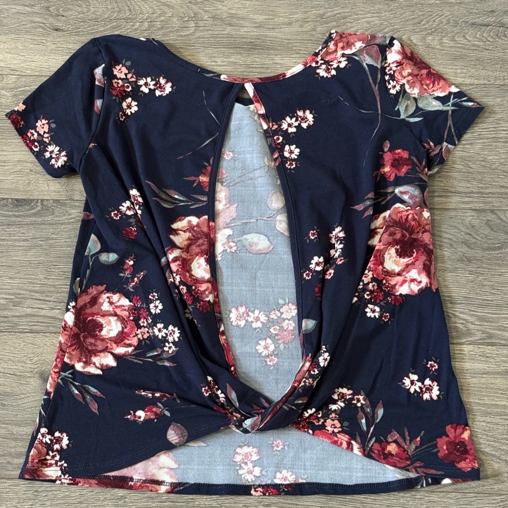 Daytrip Navy Floral Twist-Back Tee